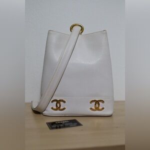 ❌Not Available❌ Chanel Vintage Caviar White Bucket Shoulder Bag 24K Gold Hardwar